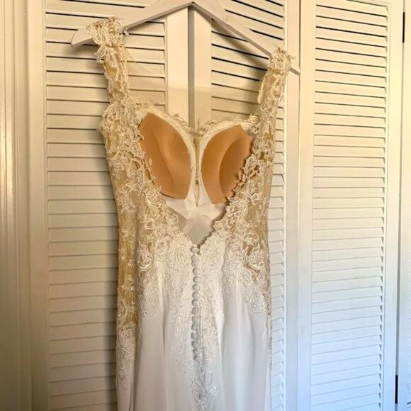 Sz 2 Wedding dress - Picture 4 of 16